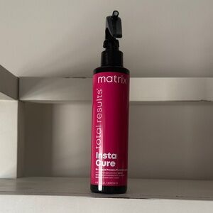 Matix Total Results Insta Cure Hair Protectant - Pink and Black